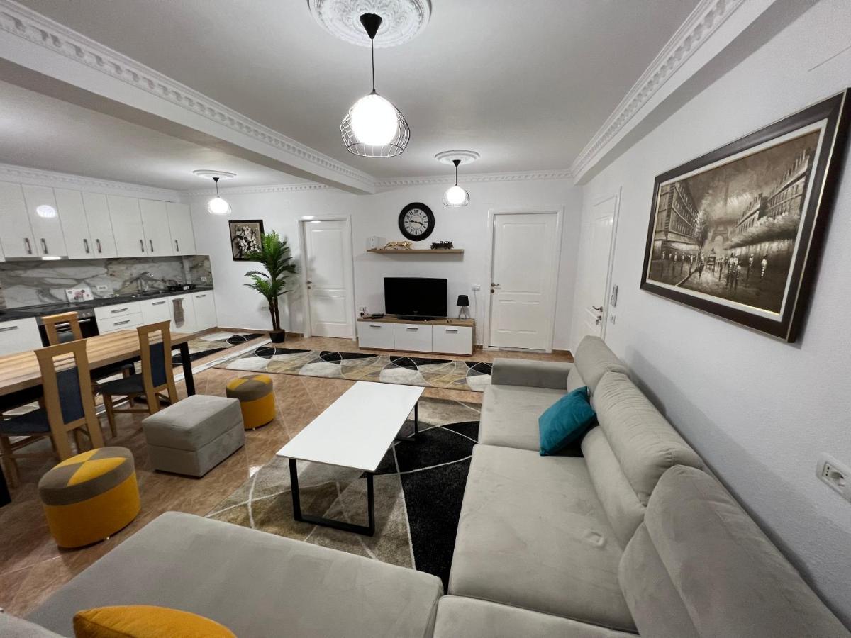 Daily Rent Apartment City Center Elbasan 6 Exteriör bild
