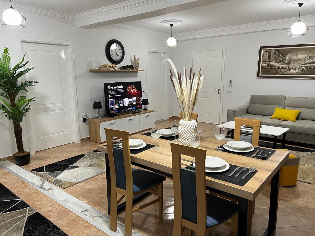 Daily Rent Apartment City Center Elbasan 6 Exteriör bild
