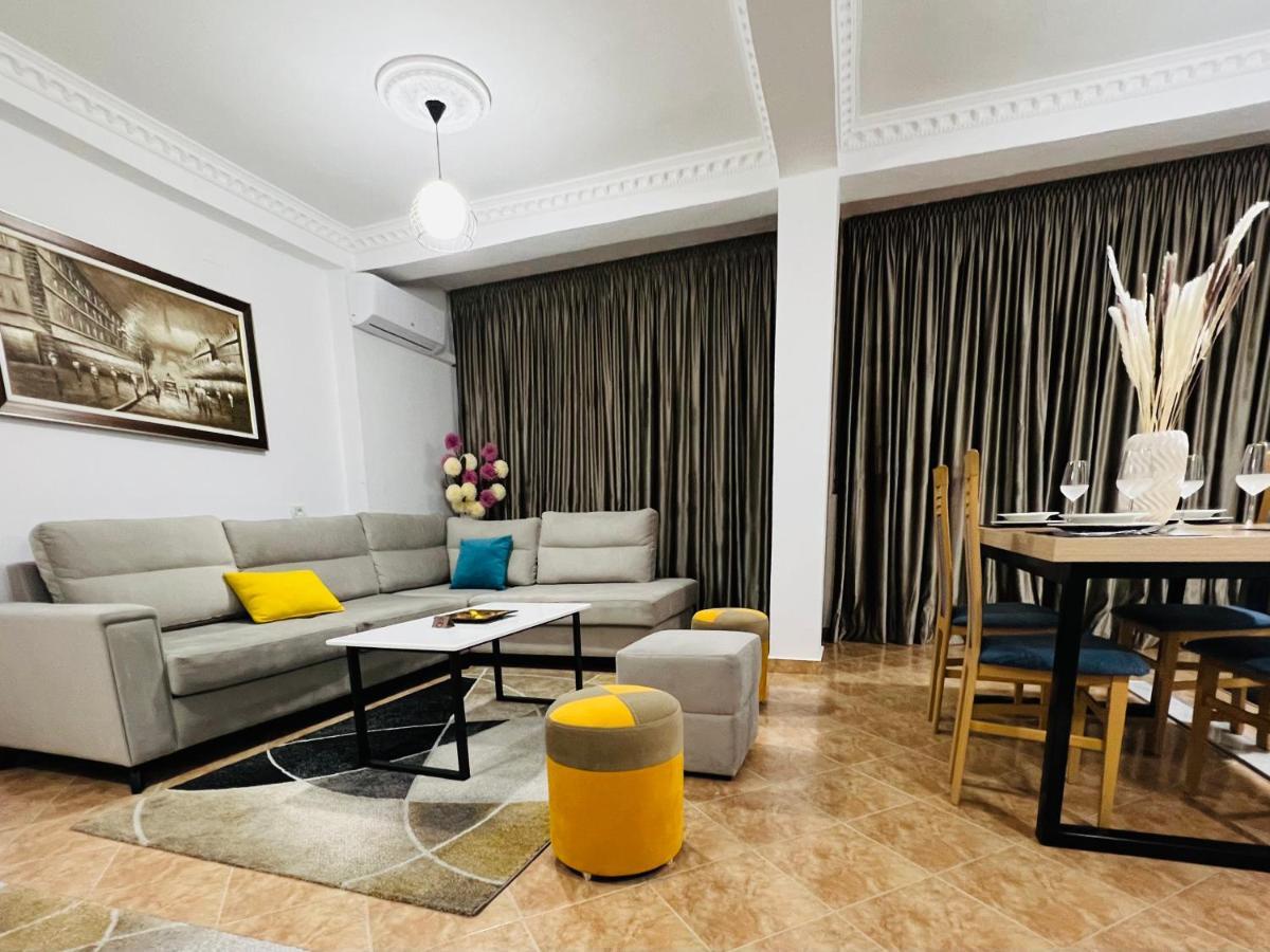 Daily Rent Apartment City Center Elbasan 6 Exteriör bild