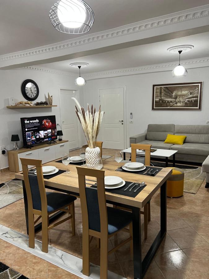 Daily Rent Apartment City Center Elbasan 6 Exteriör bild
