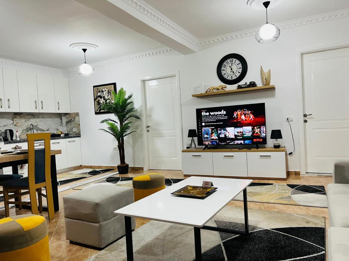 Daily Rent Apartment City Center Elbasan 6 Exteriör bild