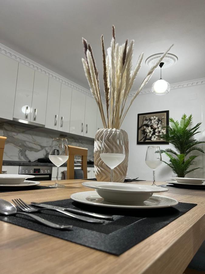 Daily Rent Apartment City Center Elbasan 6 Exteriör bild